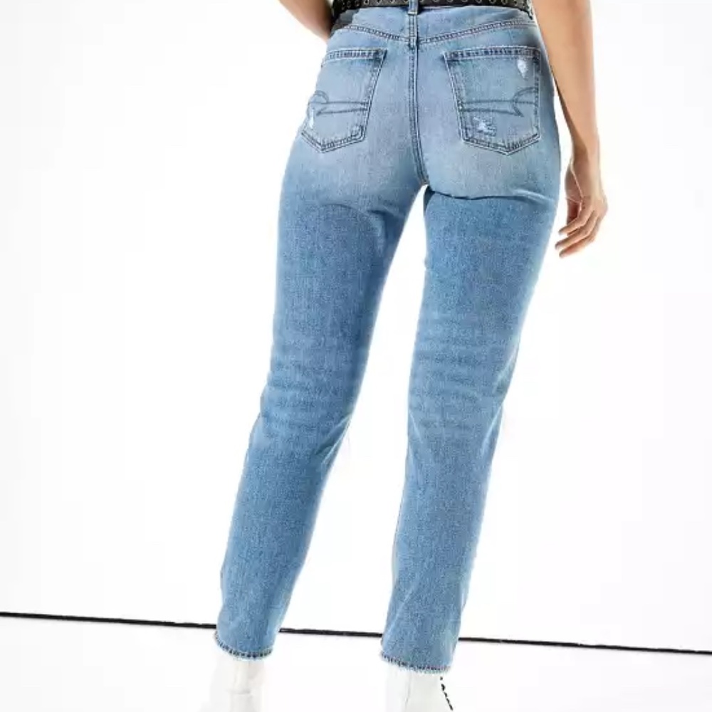 AE Ripped Mom Jean - Picture 5 of 7